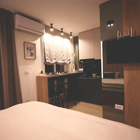 Top Room Apartment *