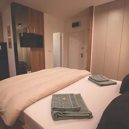 Top Room Apartment